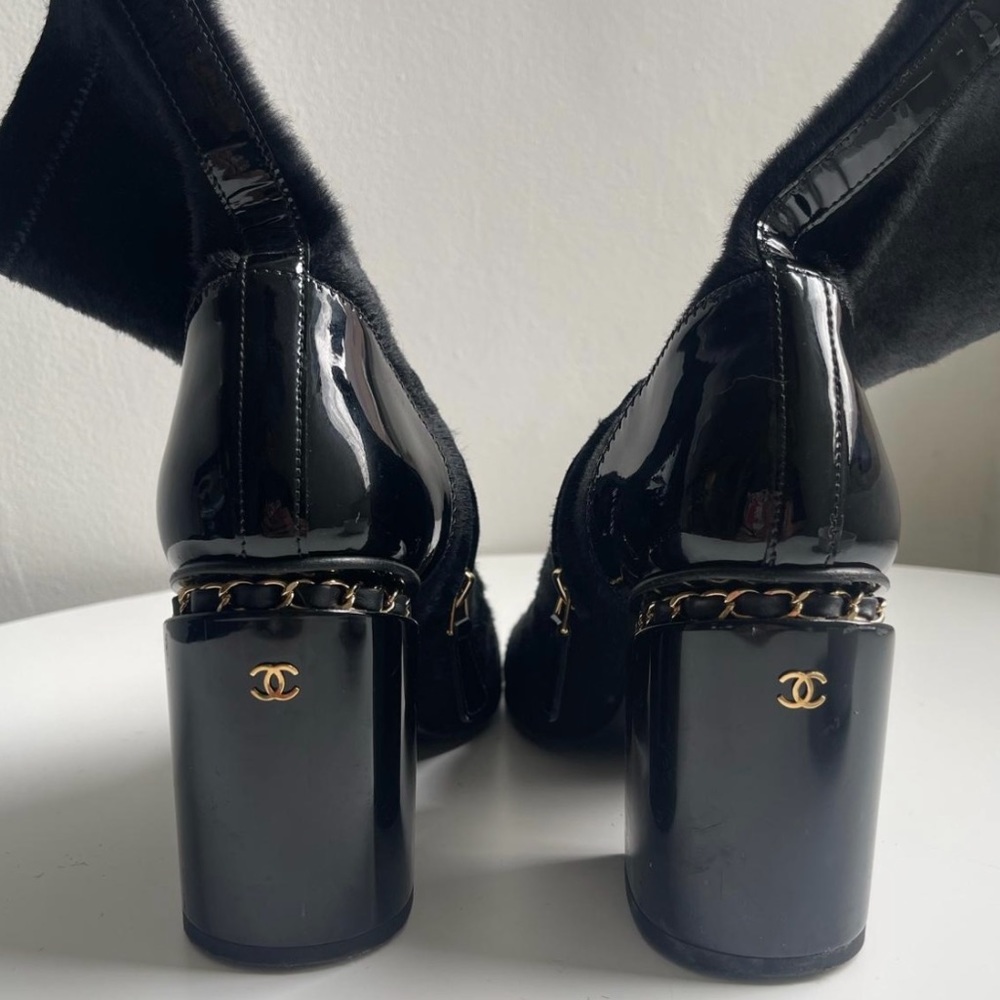 CHANEL FUR PATENT LEATHER BOOTIES
